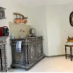 לינה וארוחת בוקר La Cactee Singuliere 4*