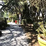 La Cactee Singuliere Bed and Breakfast Μπεζιέ