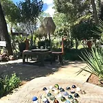 La Cactee Singuliere לינה וארוחת בוקר בזייה